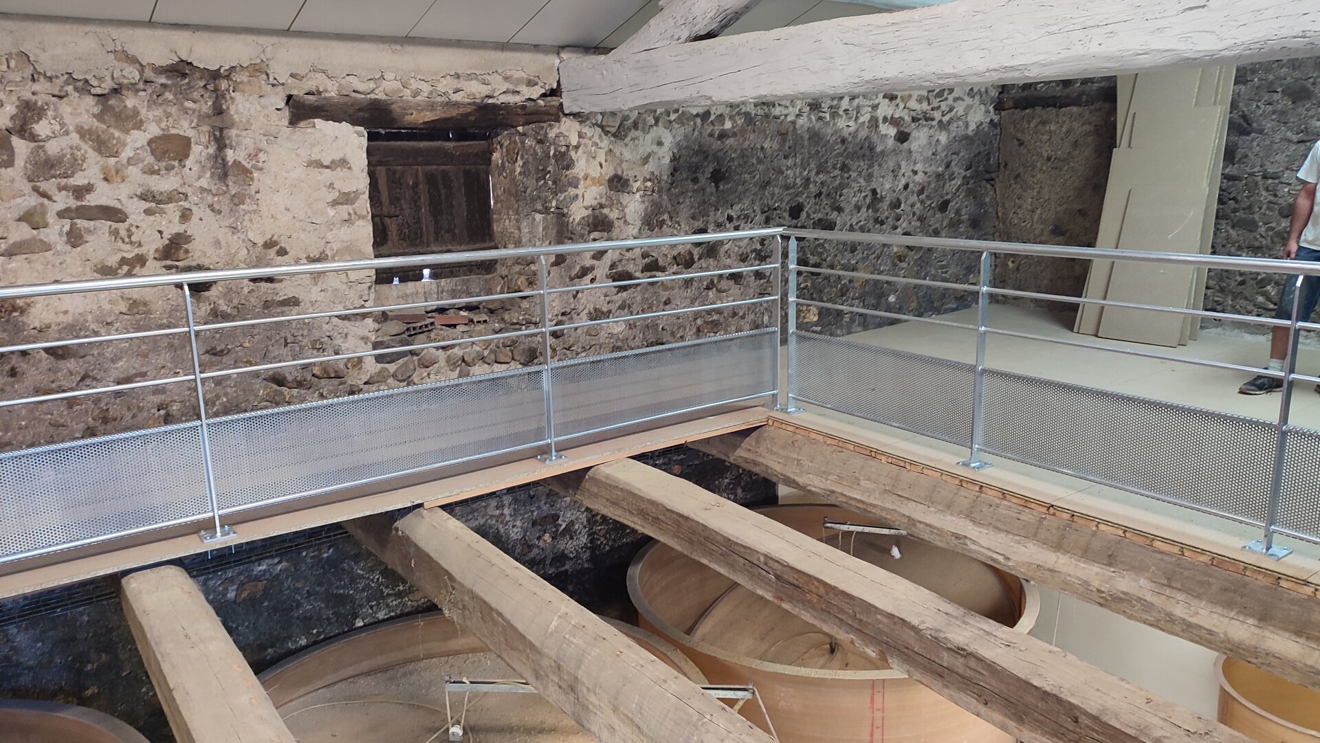 Garde-corps terrasse en acier thermolaqué avec finition contemporaine